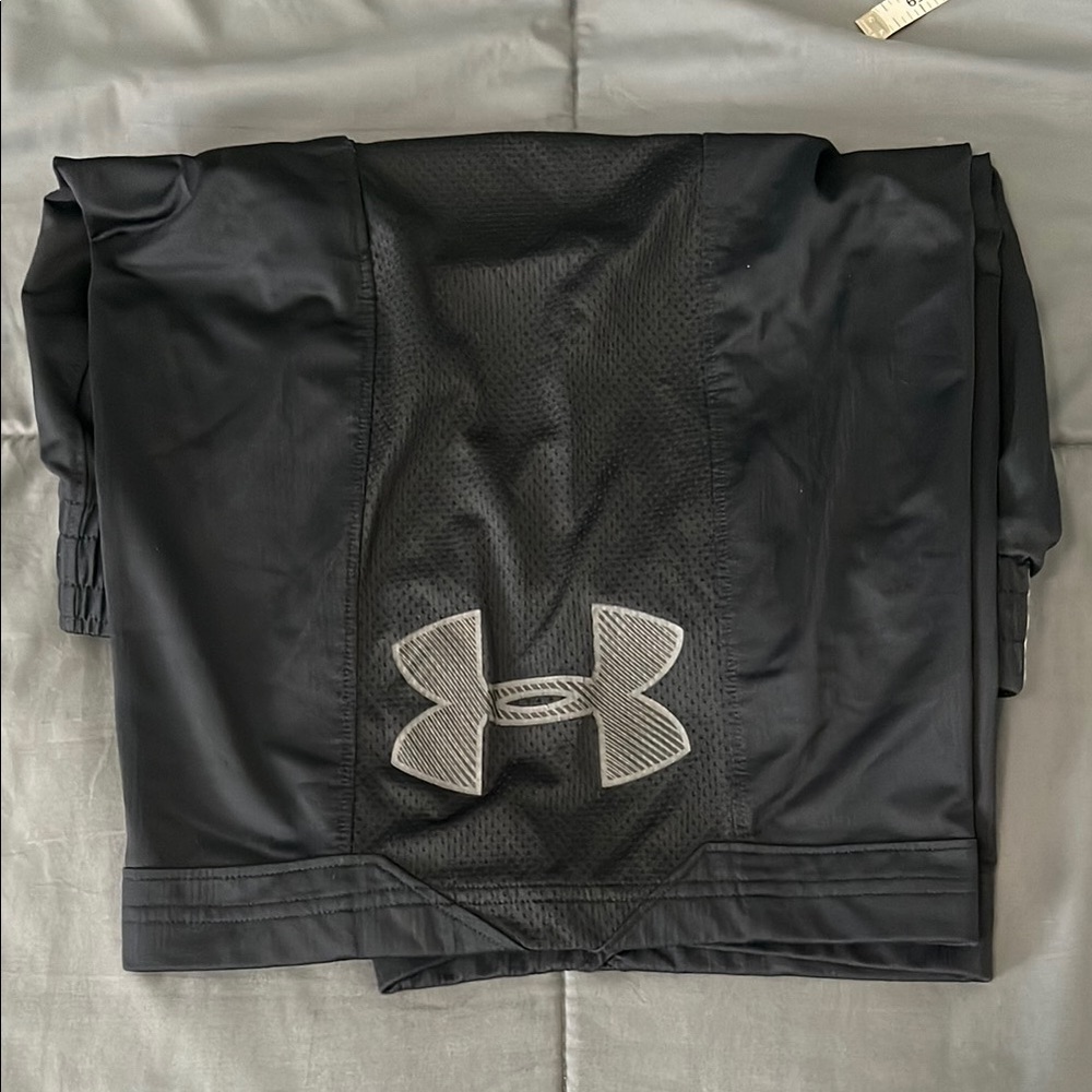 Under Armour Youth Basketball Short Size Large